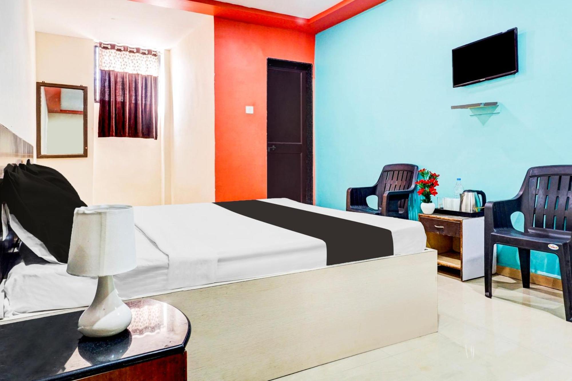 Hotel O Royal Lodge Koregaon Exterior foto