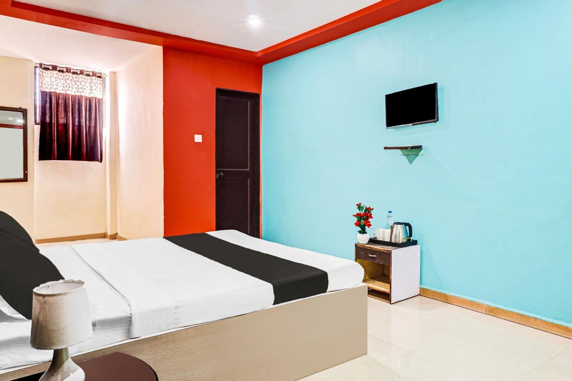 Hotel O Royal Lodge Koregaon Exterior foto
