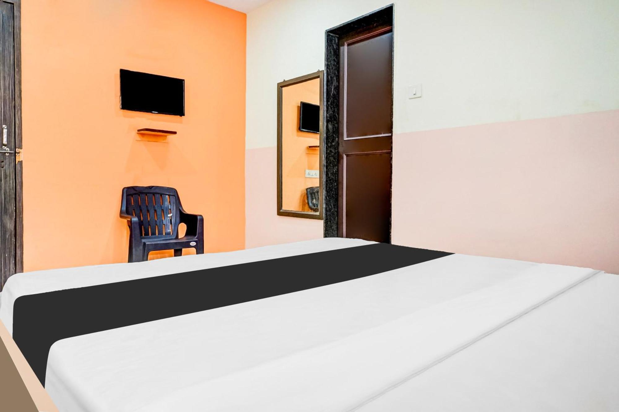 Hotel O Royal Lodge Koregaon Exterior foto